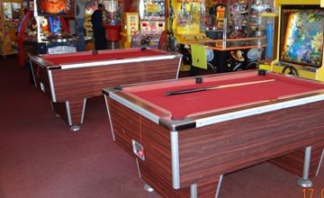  Red Carpet Tiles for Snooker Halls and Amusement Arcade Flooring