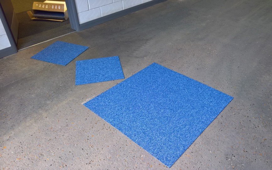Gluing on sale carpet tiles